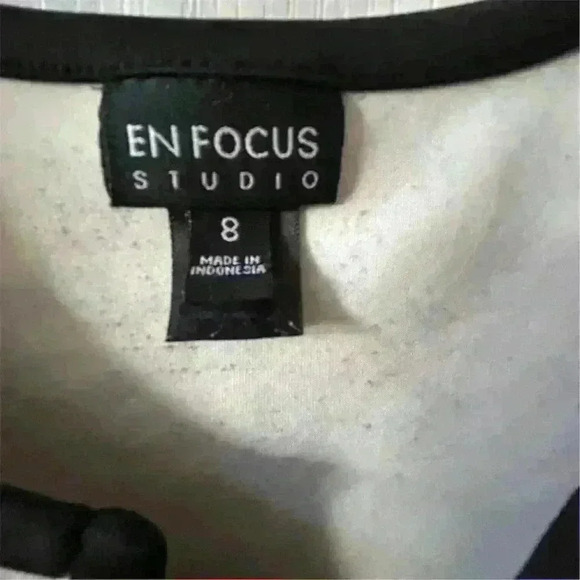 Enfocus Studio Women's Size 8 Black & White Floral Fit & Flare Dress - Picture 4 of 8